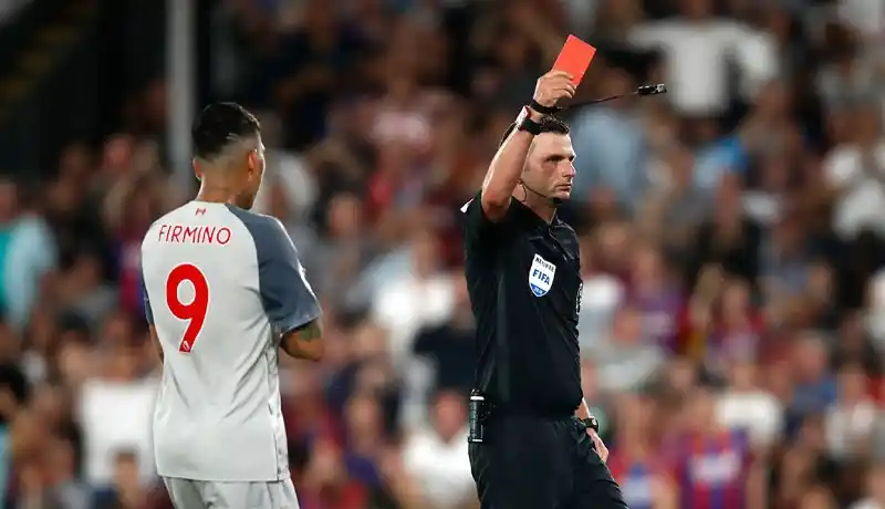 Thẻ đỏ xuất hiện là tín hiệu mở ra cơ hội vàng